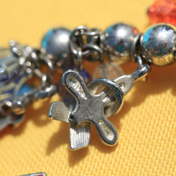 4th of July Bracelet with Crosses, Stars & Beads - Picture 4 of 6
